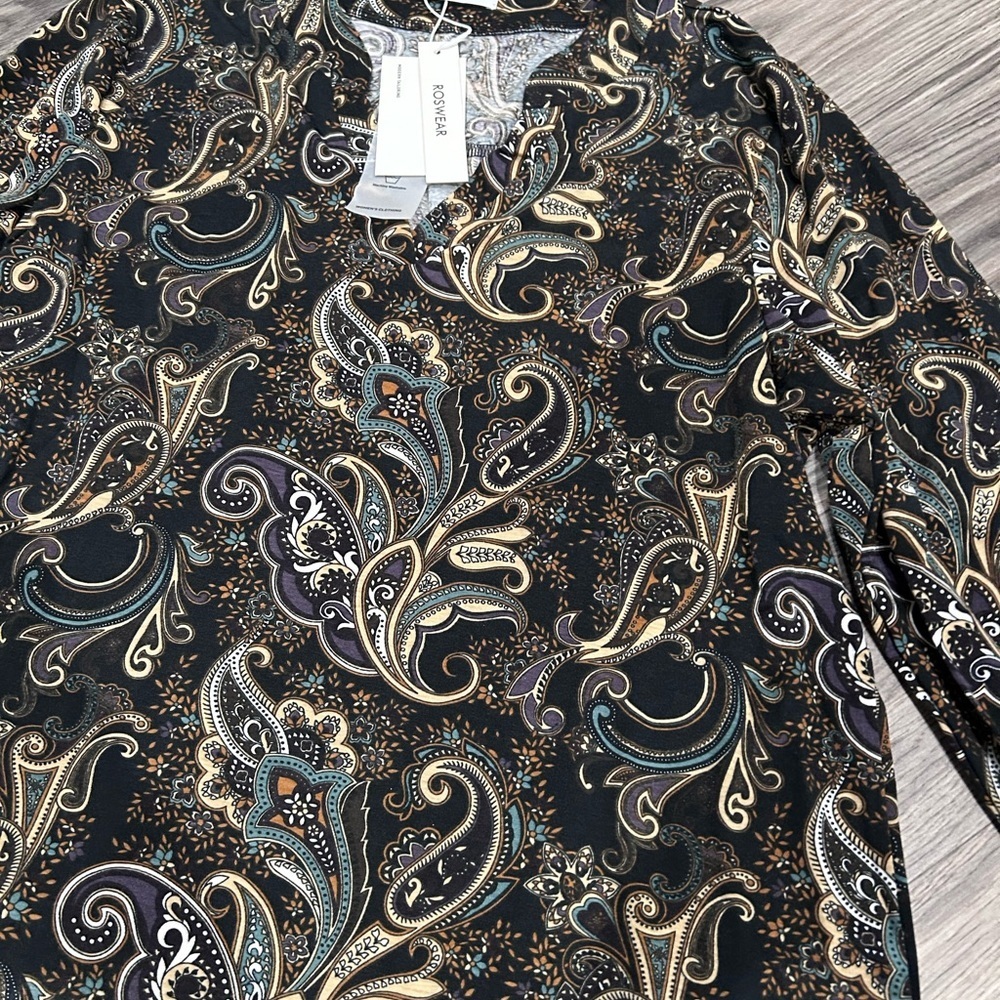 Elegant Black Paisley Women's Top NWT - Picture 2 of 6